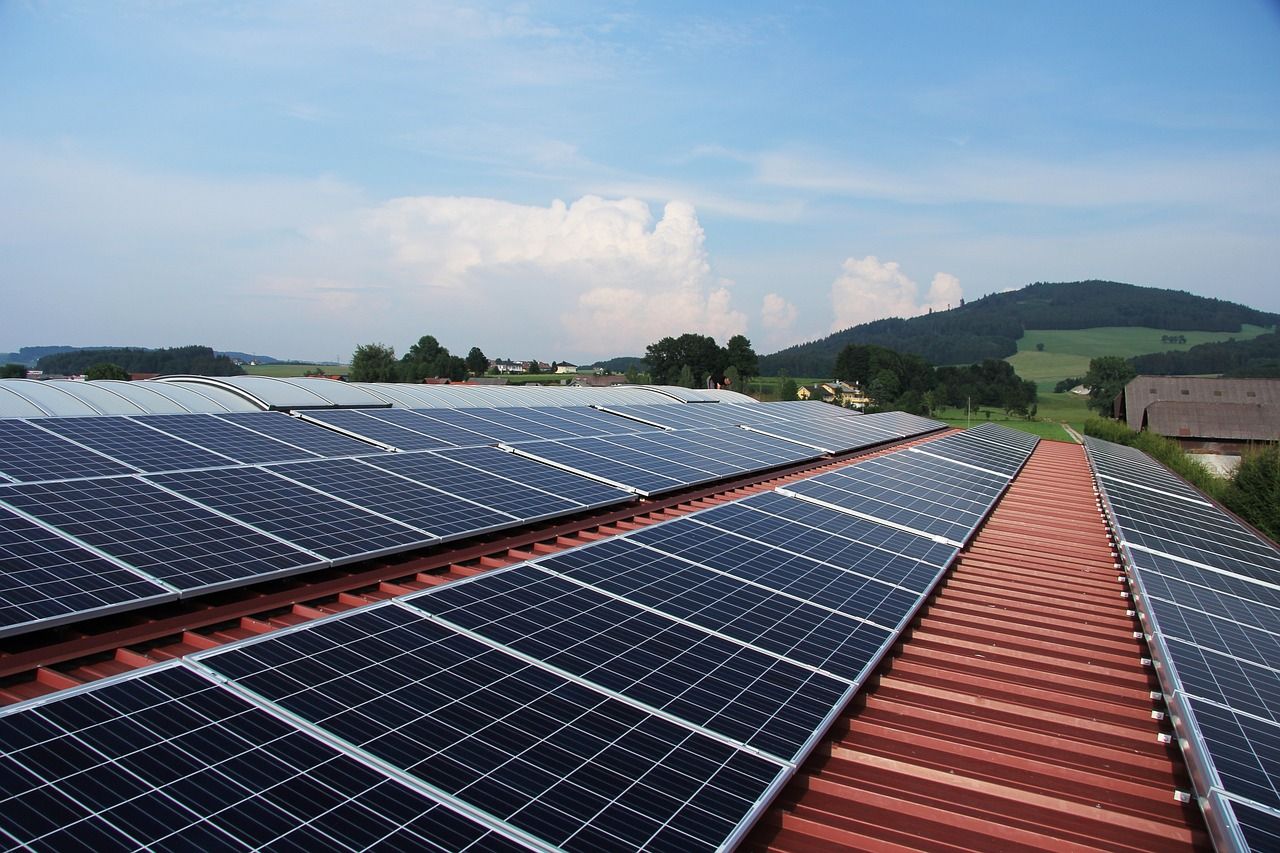 Inwestowanie w energię słoneczną - na co zwrócić uwagę?